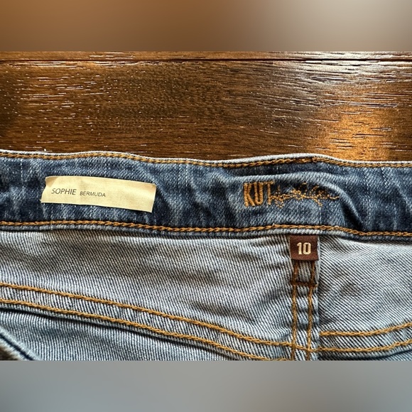 KUT Sophie Bermuda Distressed Denim Shorts- size 10 - Picture 2 of 7
